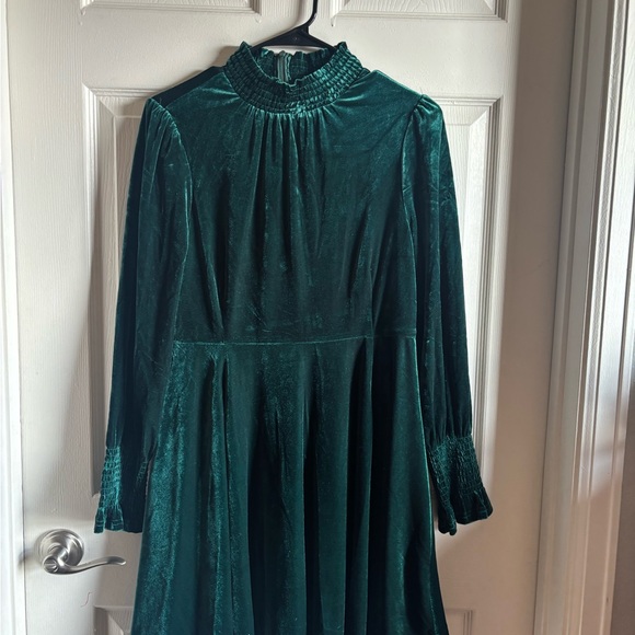 Baltic Born Emerald Green Velvet Dress - Picture 3 of 7